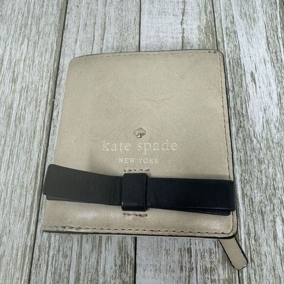 Kate Spade Ivory Black Bow Fold Up Mini Wallet Card Holder ID Case Snap Close - Picture 1 of 12
